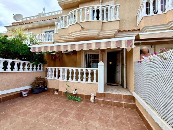 Chalet adosado en Calle las Mimosas, Gaspar Perrelló, Torrevieja photo 1