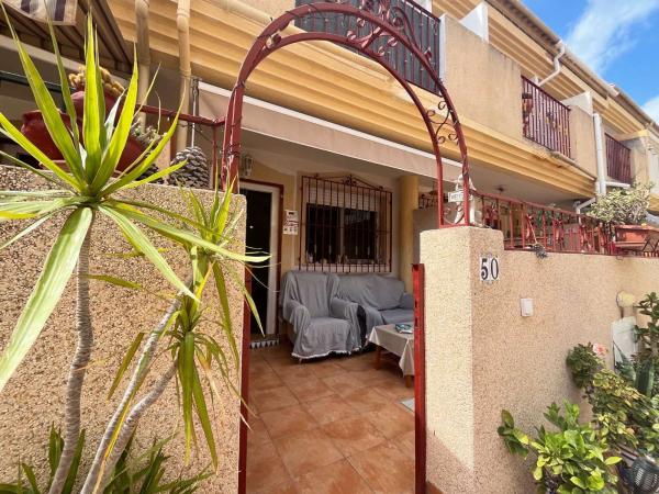 Chalet adosado en Playa Flamenca, Orihuela thumbnail 2