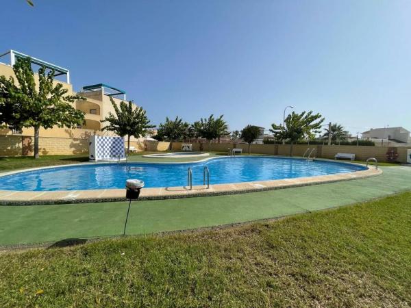 Chalet adosado en La Siesta - El Salado - Torreta, Torrevieja thumbnail 2