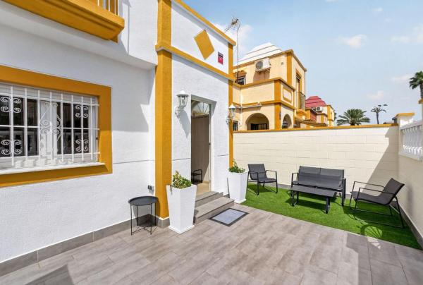 Casa o chalet independiente en La Siesta - El Salado - Torreta, Torrevieja thumbnail 2