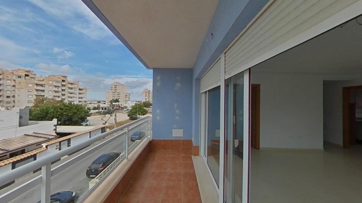 Venta de piso en Piso en Calle Santa Petra, Nueva Torrevieja, Torrevieja, Torrevieja
photo 1