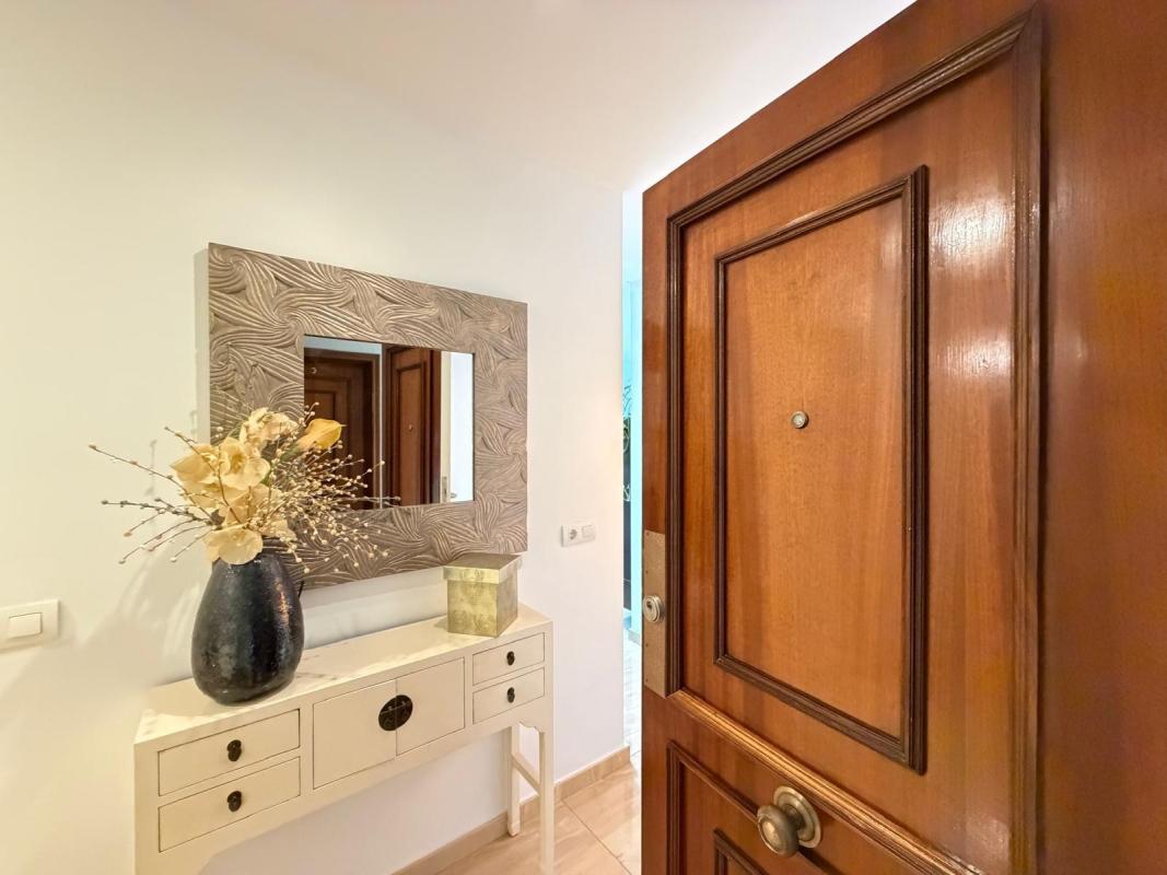 REFORMADO APARTAMENTO A 50 METROS DE PLAYA DEL CURA Y A 50 METROS DE LA IGLESIA MODERNA. 2 DORM. 1 BAÑO. SUPERFICIE 54 M2., Torrevieja
photo 1