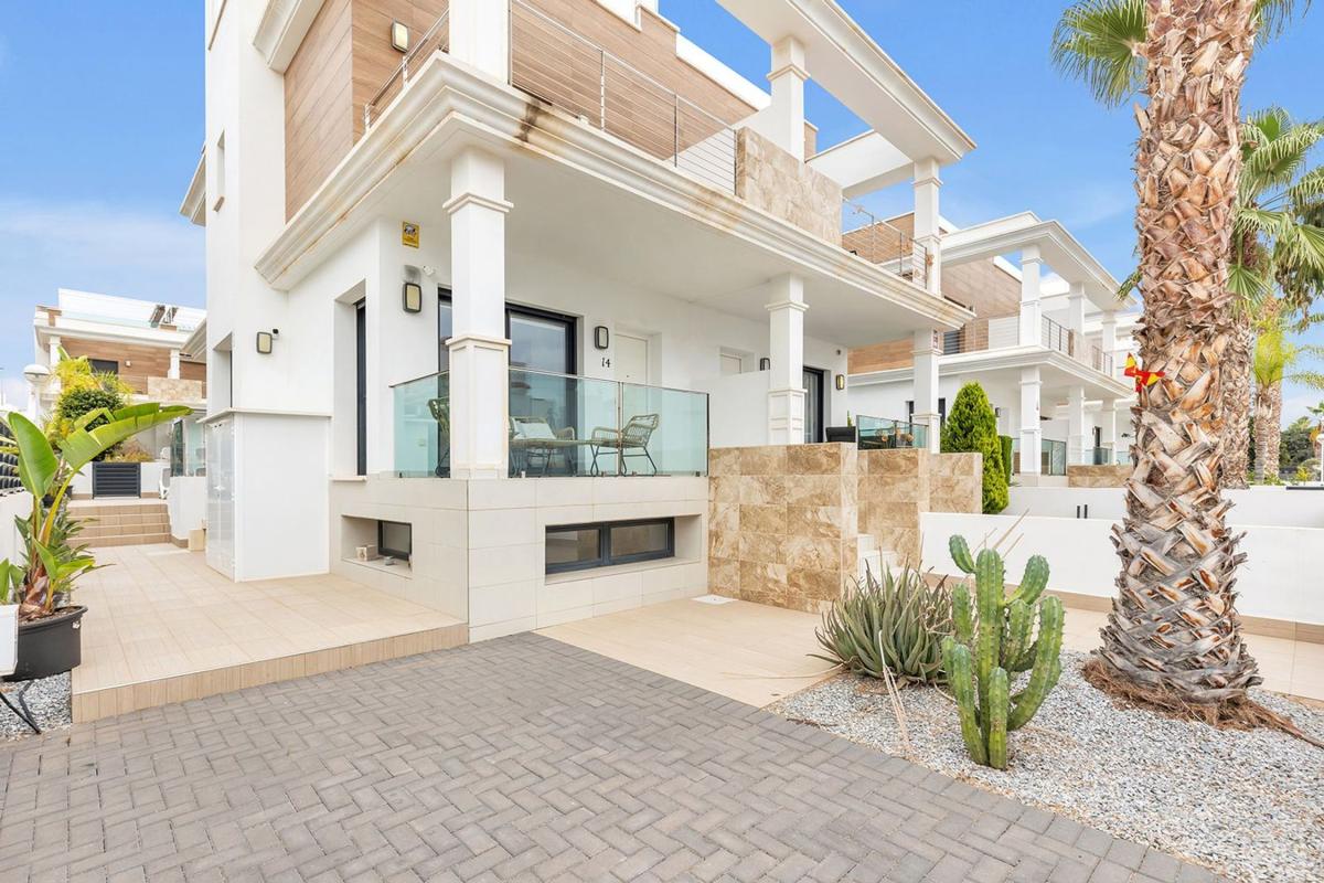 Properties for sale and rent in Spain photo 2