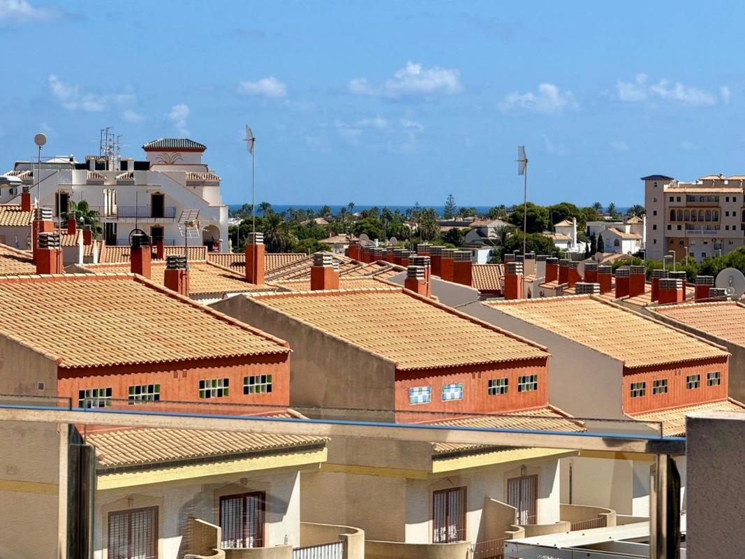 Venta de piso en Piso en Calle Naranjo, La Zenia, Orihuela, Orihuela
photo 2