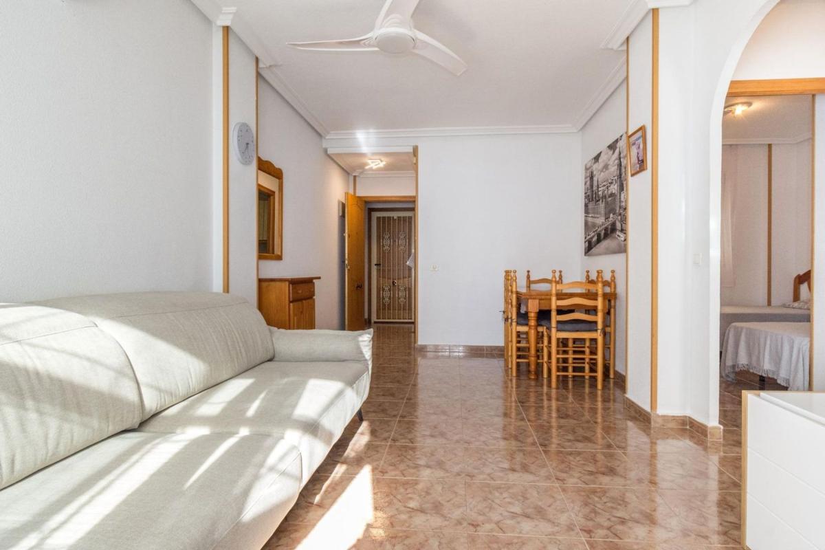 Sale of apartment in Piso en Calle Moriones, Antonio Machado, Torrevieja, Torrevieja
photo 1