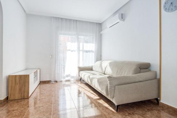 Продажа квартиры на Piso en Calle Moriones, Antonio Machado, Torrevieja, Торревьеха
thumbnail 3