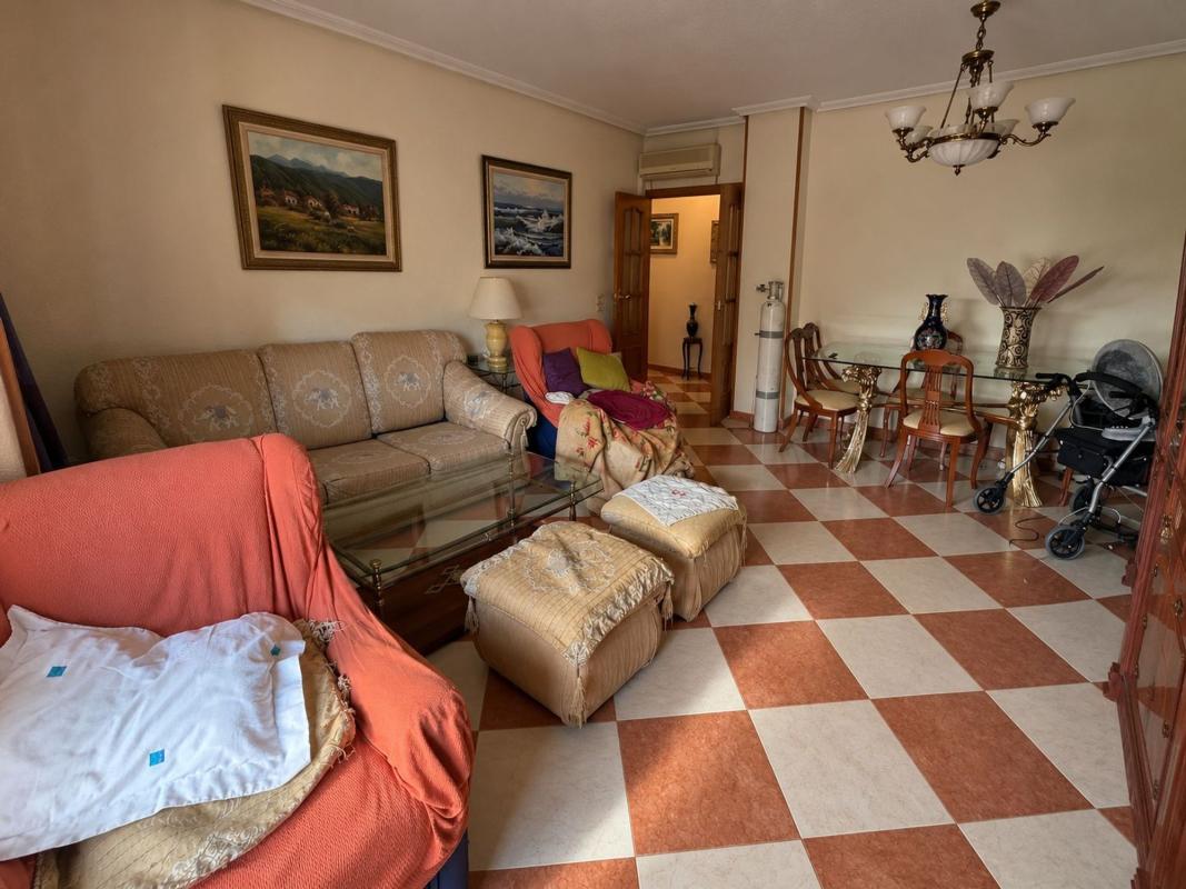 Venta de piso en Piso en Plaza de la Constitucion, 6, Centro - Muelle Pesquero, Torrevieja, Torrevieja
photo 3