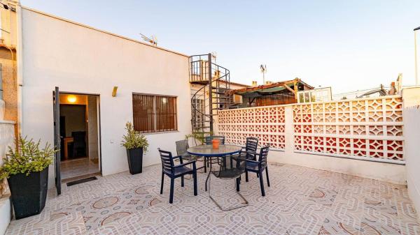 Casa o chalet independiente en Calle de las Amapolas, La Siesta - El Salado - Torreta, Torrevieja photo 1
