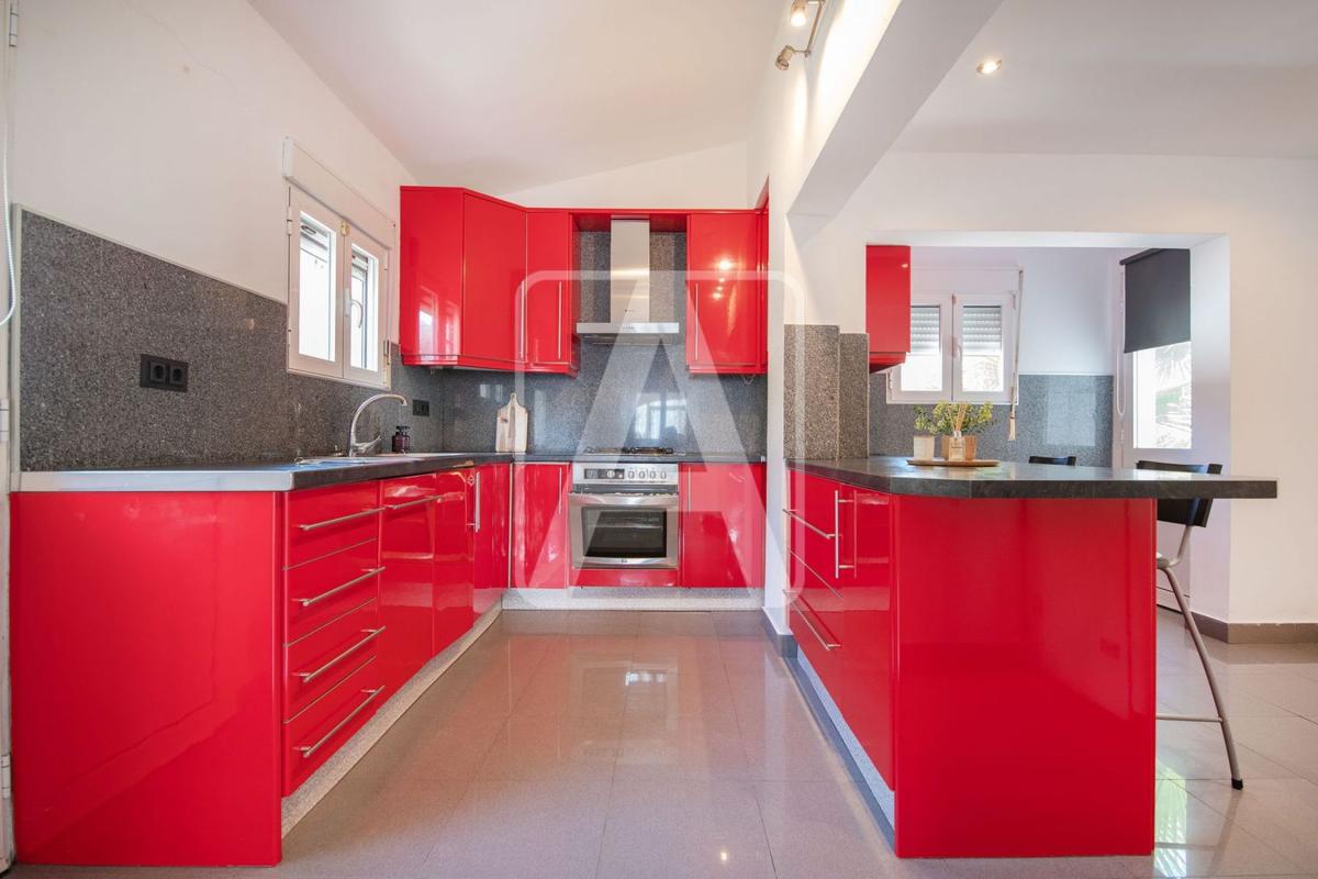 Недвижимость на продажу и в аренду в Испании photo 5