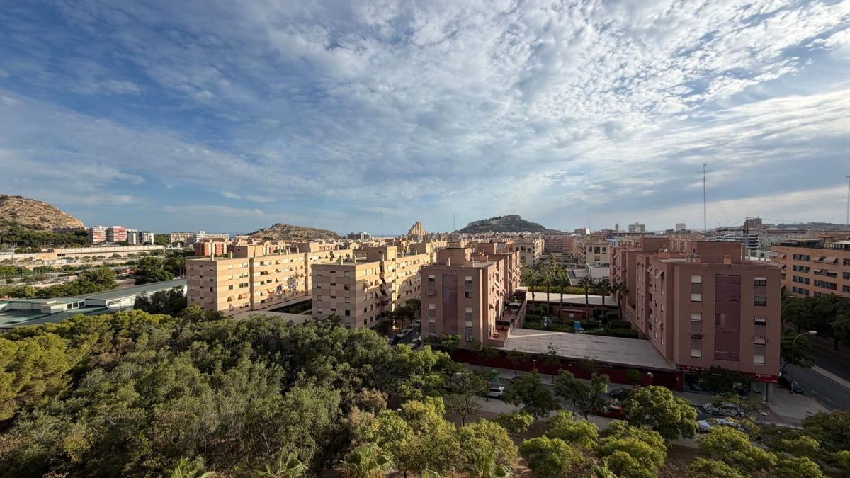 Sprzedaż mieszkania w Piso en Garbinet - Parque de las Avenidas, Alicante / Alacant, Alicante / Alacant
photo 1