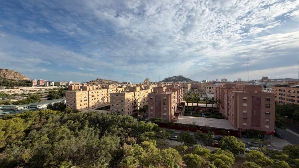 Venta de piso en Piso en Garbinet - Parque de las Avenidas, Alicante / Alacant, Alicante / Alacant
 photo 1