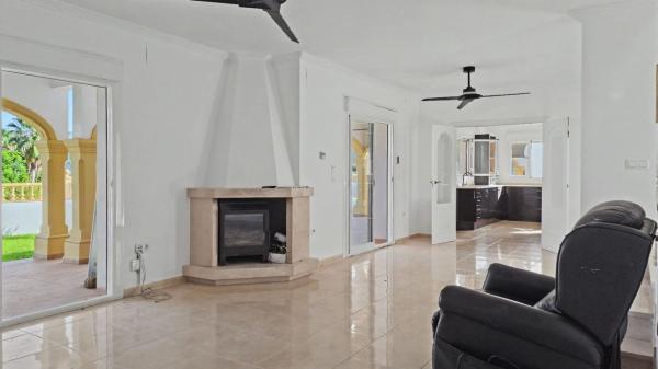 Independent chalet for sale in Casa o chalet en Beniarbeig, Beniarbeig
thumbnail 2