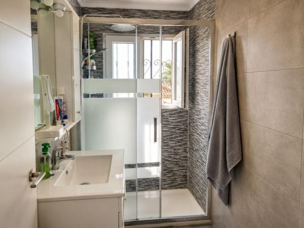 Частный шале на продаже в  Casa o chalet en Zona los Frutales, Torrevieja, Торревьеха photo 4