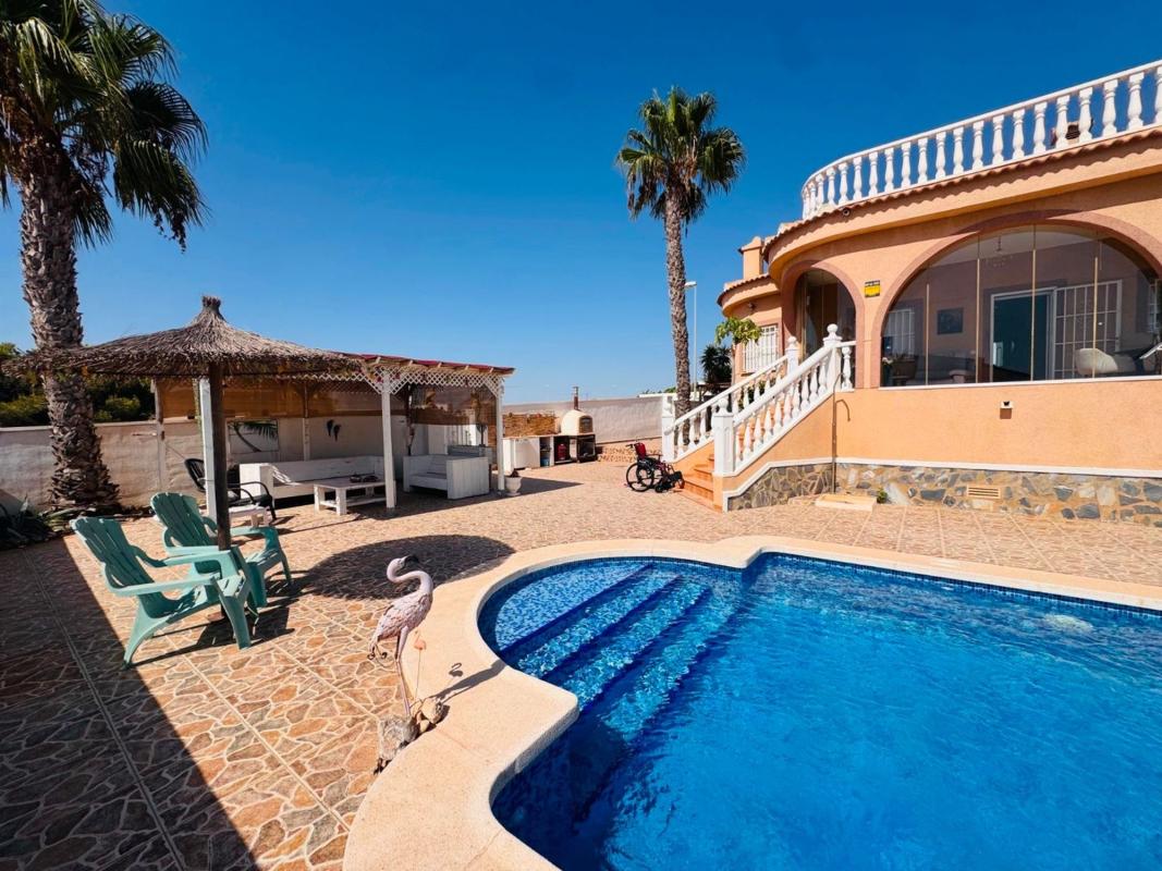 Properties for sale and rent in Spain photo 3