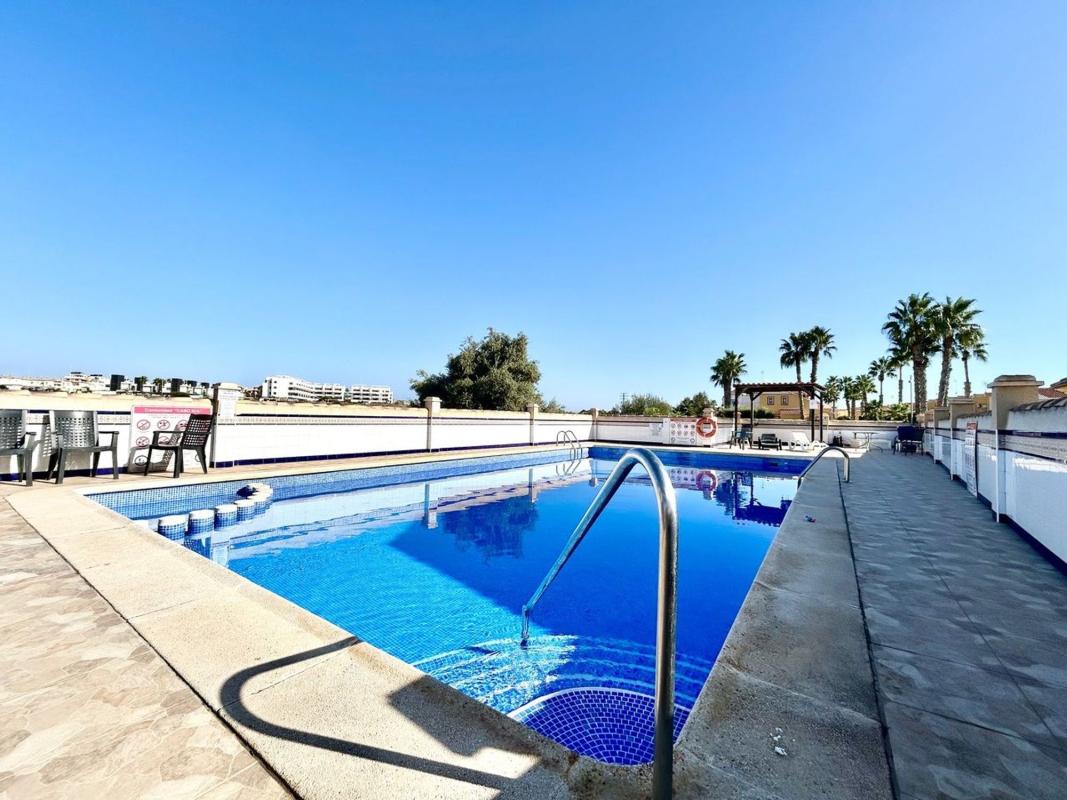 Sprzedaż mieszkania w Piso en Cabo Roig, Orihuela, Orihuela
photo 1
