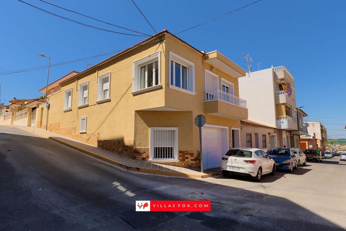 Properties for sale and rent in Spain photo 2
