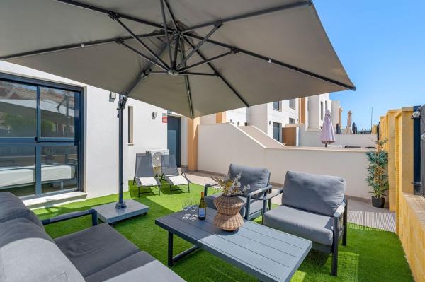 Venta de piso en Piso en Calle Guadiana, Villamartín, Orihuela, Orihuela
photo 1