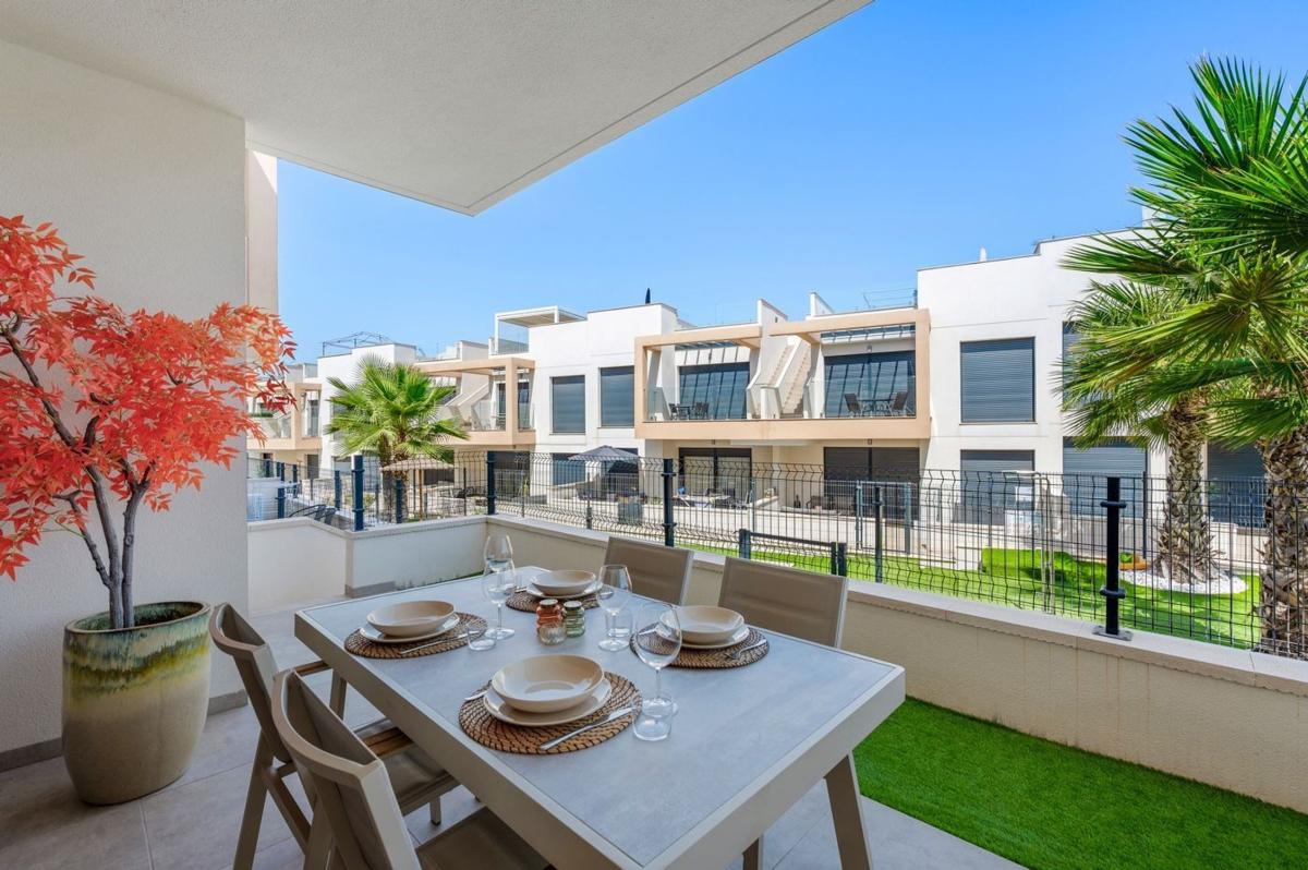 Venta de piso en Piso en Calle Guadiana, Villamartín, Orihuela, Orihuela
photo 2