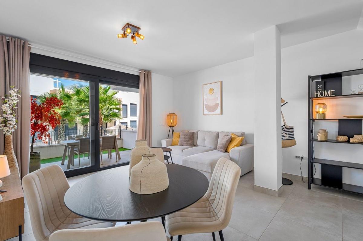 Venta de piso en Piso en Calle Guadiana, Villamartín, Orihuela, Orihuela
photo 4