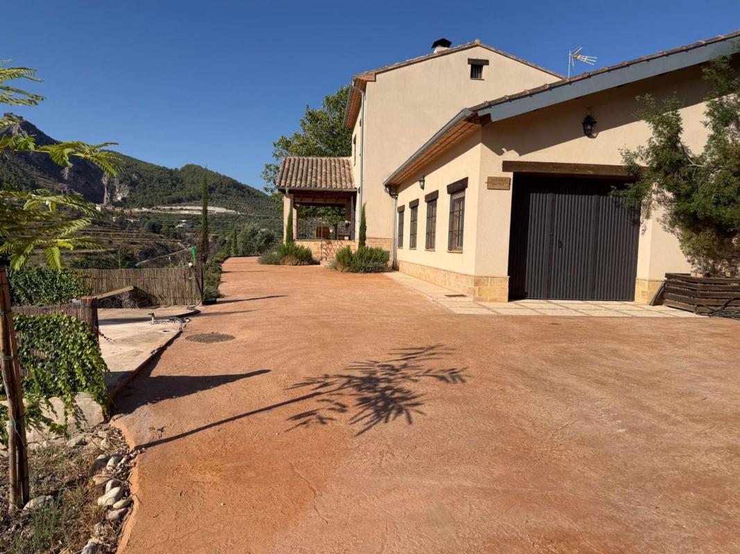 Properties for sale and rent in Spain photo 1
