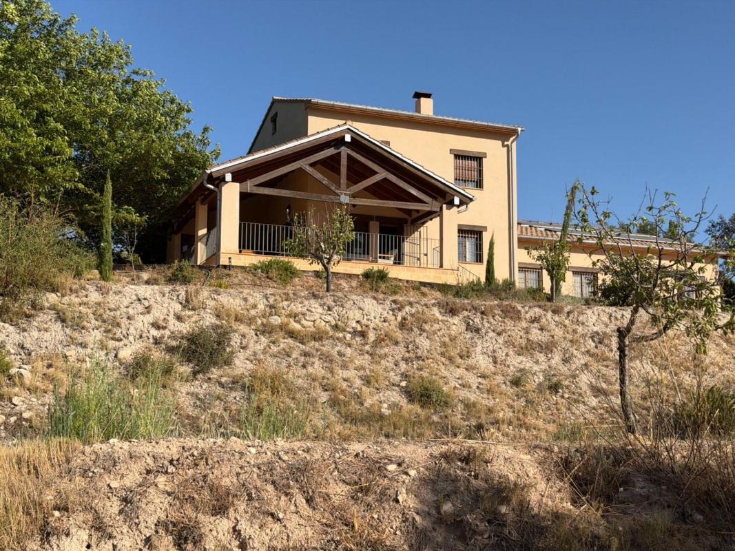 Properties for sale and rent in Spain photo 2