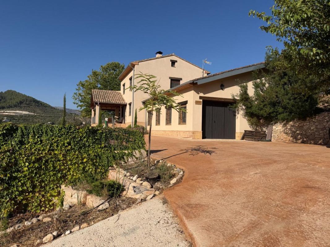 Properties for sale and rent in Spain photo 3