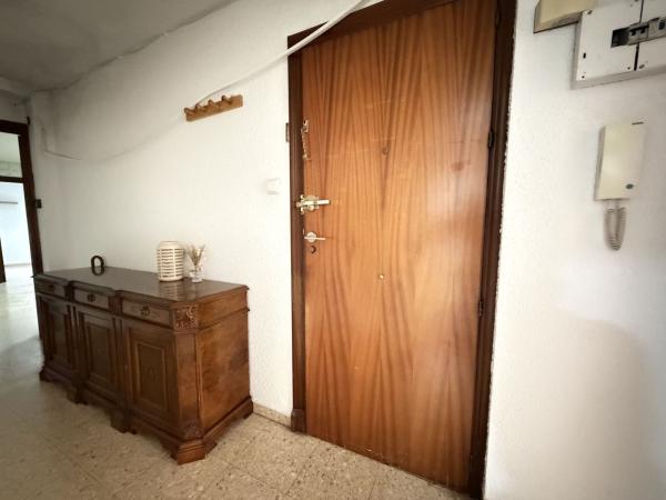 Продажа квартиры на Piso en Canovas Del Castillo, Petrer, Петрер
photo 1