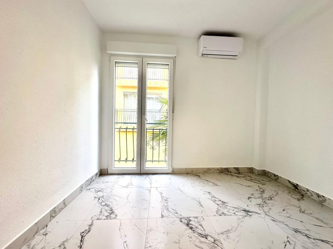 Sale of apartment in Piso en Avenida Don Juan de Austria, 10, La Veleta, Torrevieja, Torrevieja
photo 3