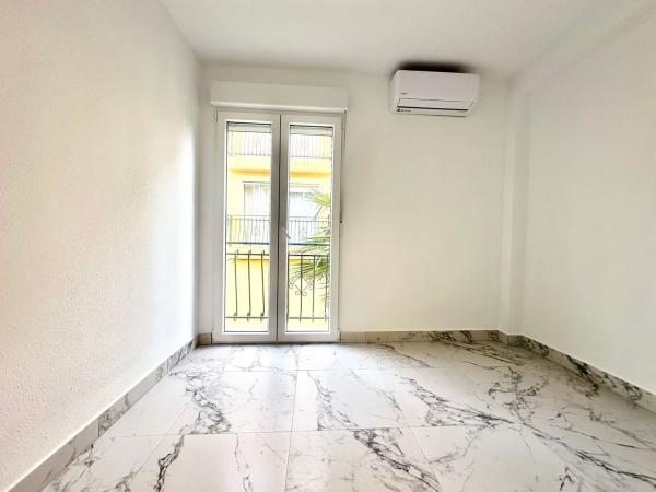 Venta de piso en Piso en Avenida Don Juan de Austria, 10, La Veleta, Torrevieja, Torrevieja
thumbnail 3
