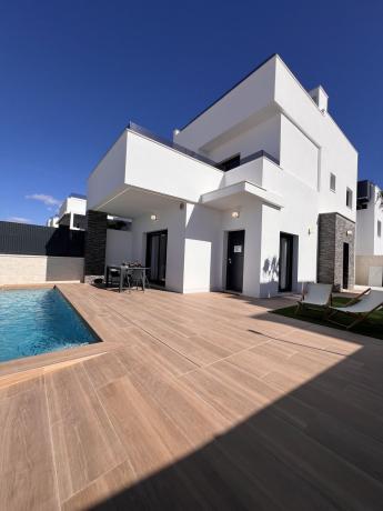 Casa o chalet independiente en Calle Nogal, Desamparados-Hurchillo-Torremendo, Orihuela thumbnail 3
