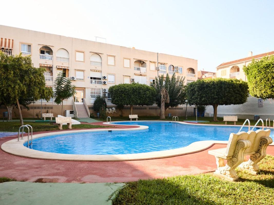 Venta de piso en Piso en Calle Santomera, El Acequión, Torrevieja, Torrevieja
photo 3