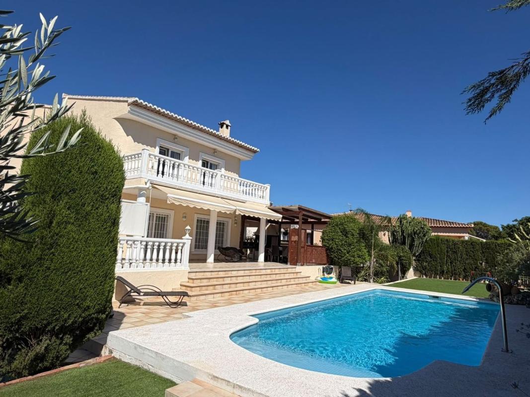 Propiedades en venta y alquiler en España photo 1