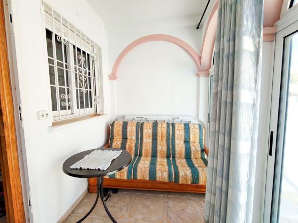Independent chalet for sale in Casa o chalet en Playa Flamenca, Orihuela, Orihuela
thumbnail 3