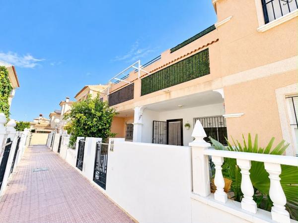 Independent chalet for sale in Casa o chalet en La Zenia, Orihuela, Orihuela
thumbnail 2
