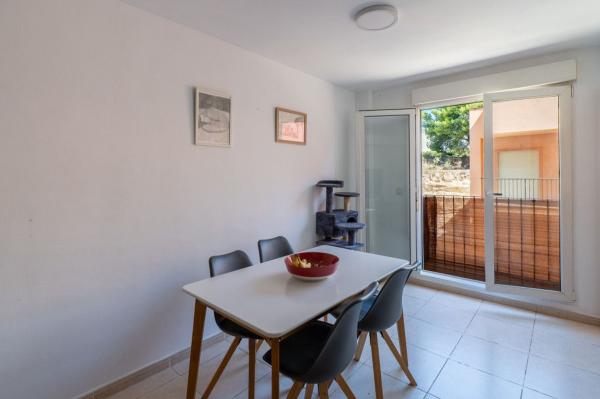Продажа квартиры на Piso en Plaza Constitucion, Teulada, Теулада
photo 1