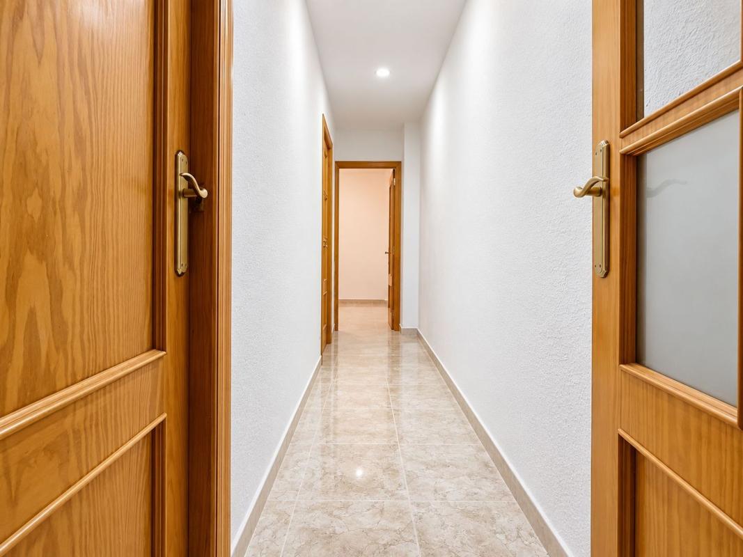 Sale of apartment in Piso en Calle Pradilla, 33, Carolinas Altas, Alicante / Alacant, Alicante
photo 3