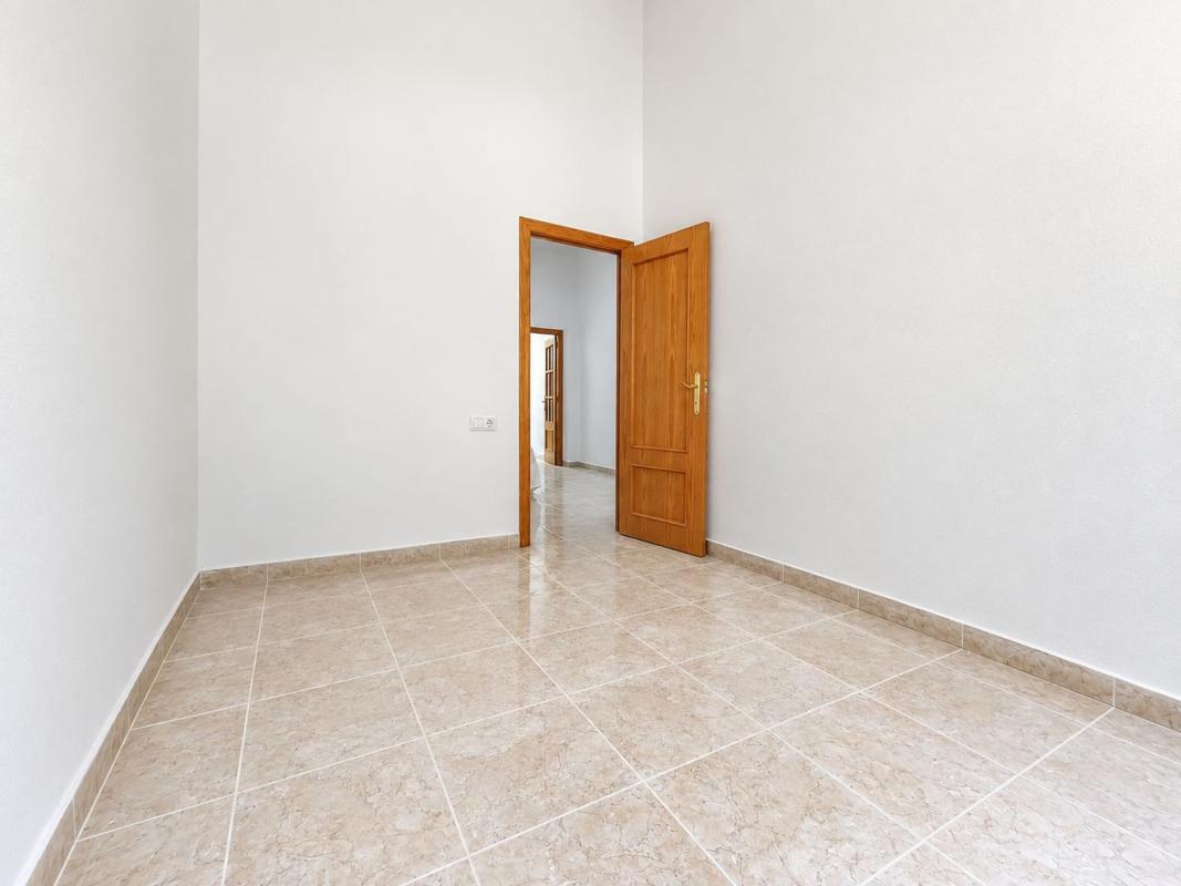 Sale of apartment in Piso en Calle Pradilla, 33, Carolinas Altas, Alicante / Alacant, Alicante
photo 4