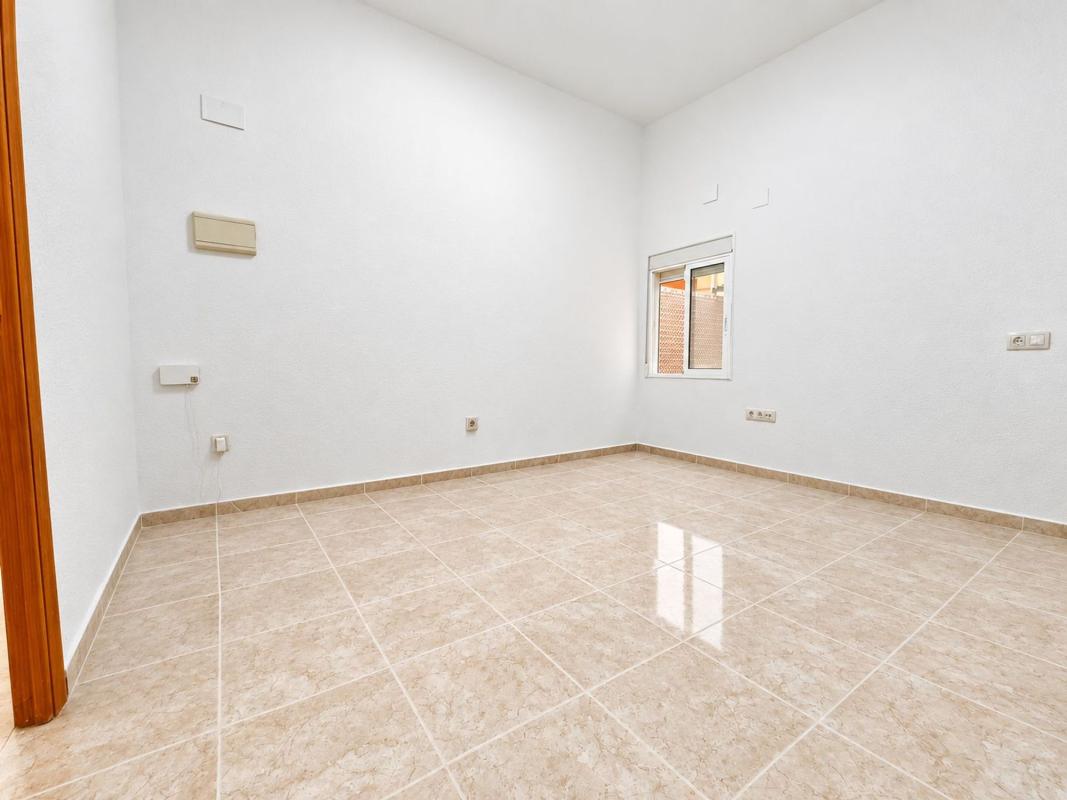 Sale of apartment in Piso en Calle Pradilla, 33, Carolinas Altas, Alicante / Alacant, Alicante
photo 5