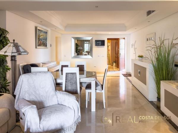Venta de piso en Piso en Urbanizacion Mar Azul, 2 r, Kempinski, Estepona, Estepona
 photo 2