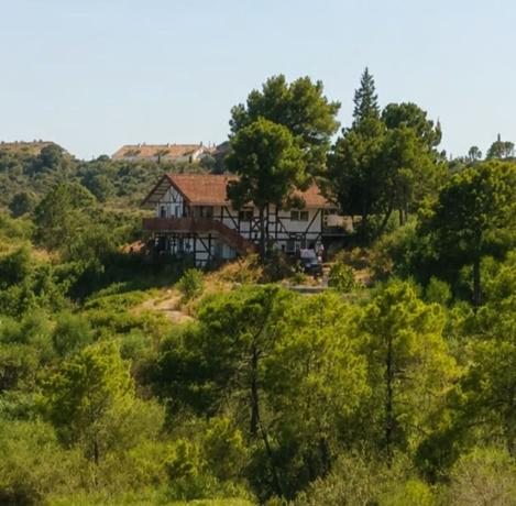 Finca rustykalna na sprzedaż w  Finca rústica en Cortijo Hornacinos s/n, Los Flamingos, Benahavís , Benahavís photo 1