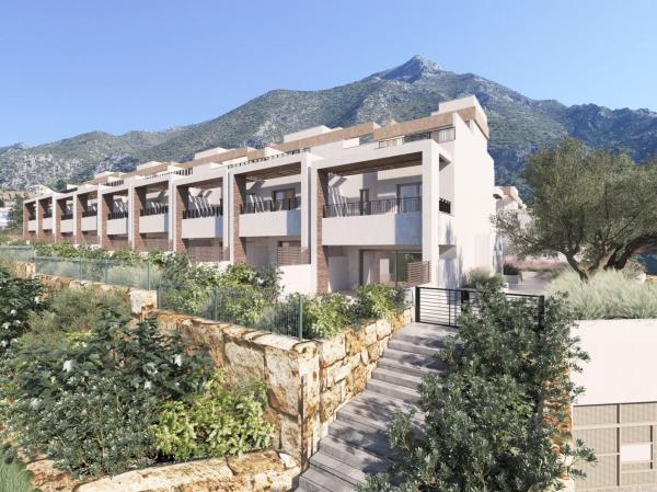 Chalet adosado en Istan photo 3