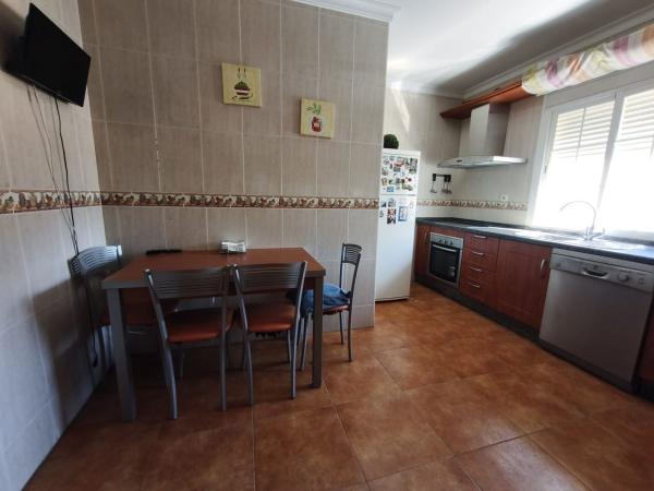 Chalet adosado en Calle Mar Jonico, 1, Jardines de Alhaurín-Huerta Alta-Fuensanguínea, Alhaurín de la Torre photo 4