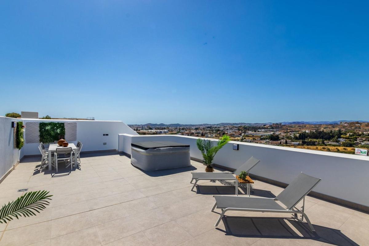 Venta de piso en Piso en Zona Puerto Deportivo, Fuengirola, Fuengirola
photo 2