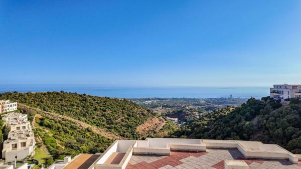Sale of flat in Piso en Alto de los Monteros, Marbella, Marbella
photo 1