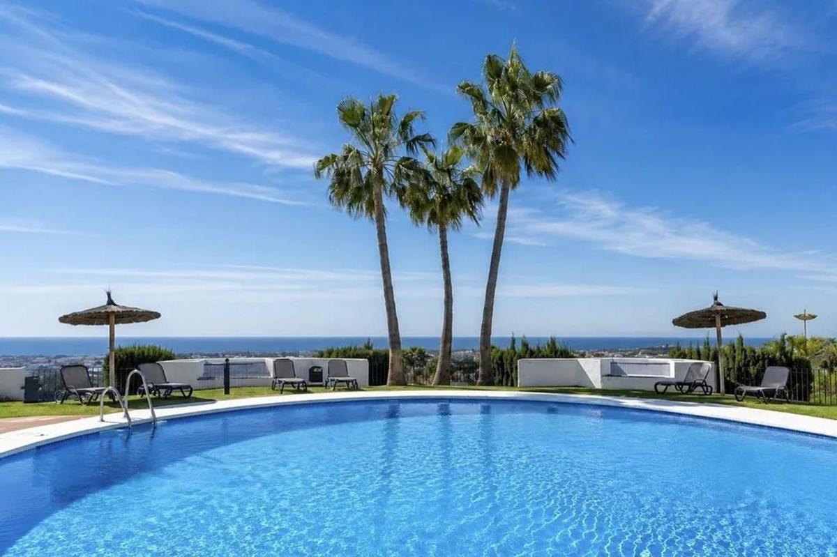 Sale of apartment in Piso en Calle Del Monte, 103, Los Arqueros-Puerto del Almendro, Benahavís, Benahavís
 photo 3