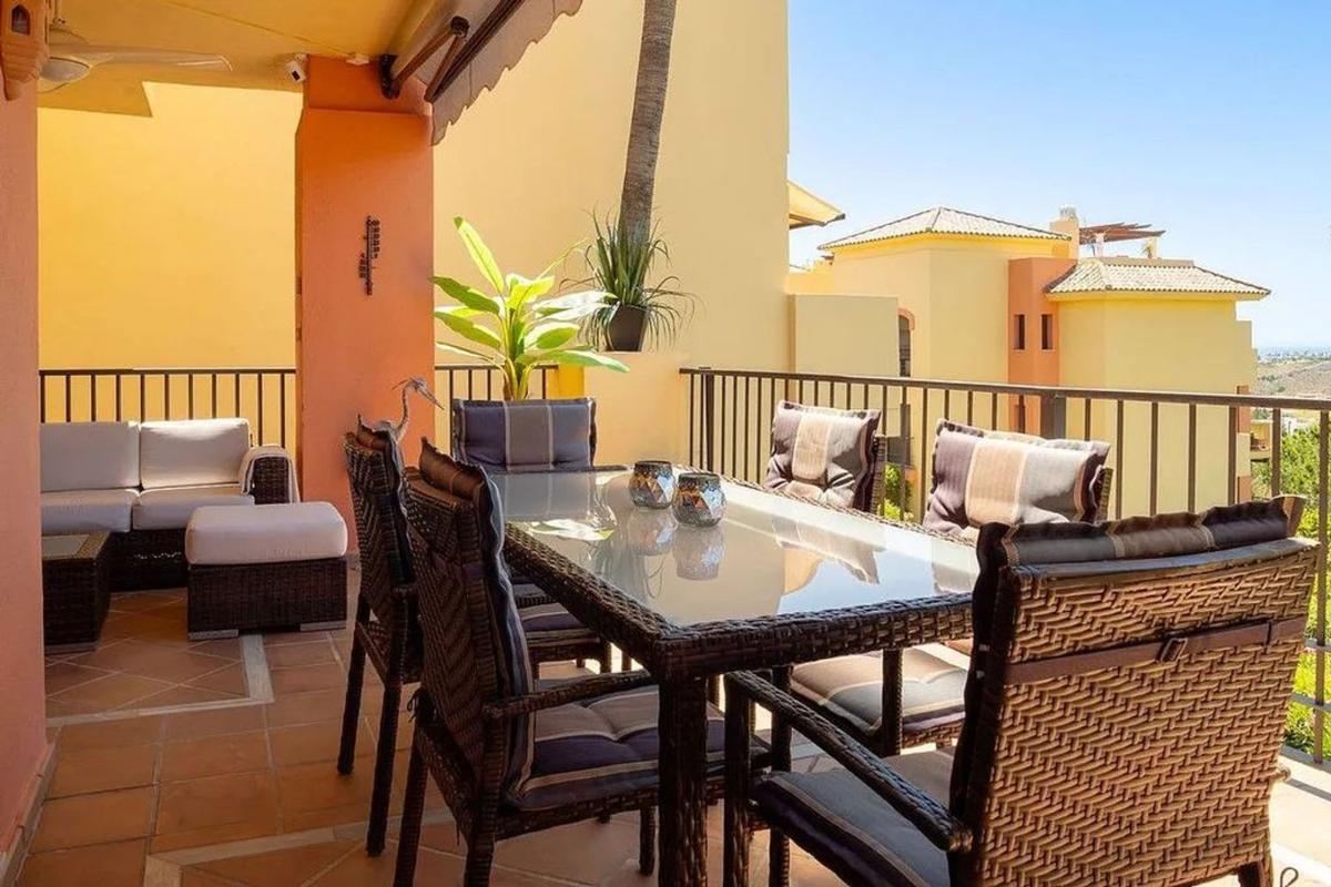 Venta de piso en Piso en Urbanizacion Torre Esteril, 1 f, Los Arqueros-Puerto del Almendro, Benahavís, Benahavís
photo 3