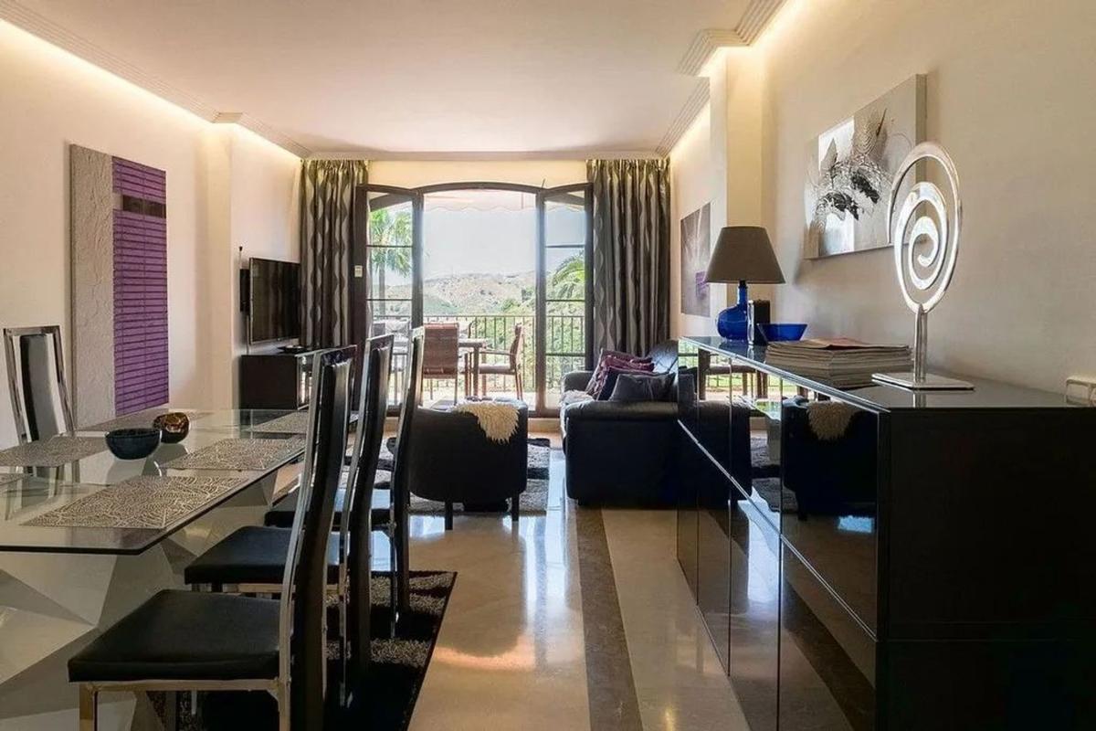 Venta de piso en Piso en Urbanizacion Torre Esteril, 1 f, Los Arqueros-Puerto del Almendro, Benahavís, Benahavís
photo 4