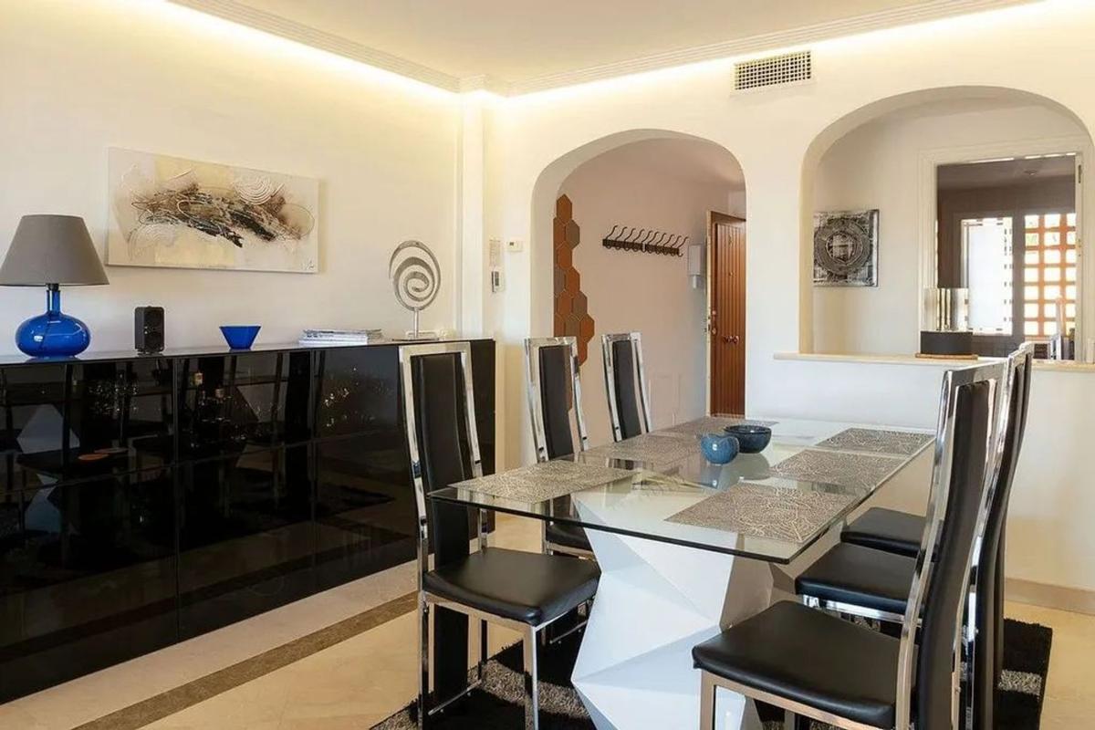 Venta de piso en Piso en Urbanizacion Torre Esteril, 1 f, Los Arqueros-Puerto del Almendro, Benahavís, Benahavís
photo 5