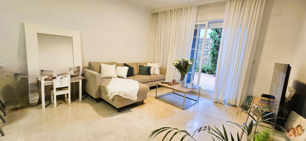 Продажа квартиры на Piso en Carril Del Relojero-Vivor, 1, Romana Playa, Marbella, Марбелла
photo 1
