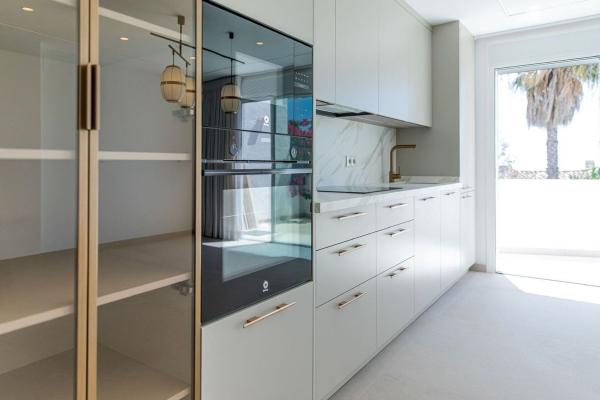 Chalet adosado en Calle Codorniz, Alto de los Monteros, Marbella thumbnail 2